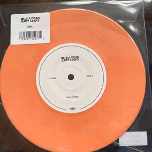 Olivia Dean – Baby Steps