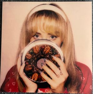 Sabrina Carpenter – Fruitcake
