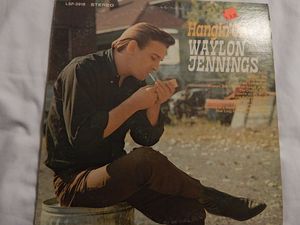 Waylon Jennings – Hangin' On