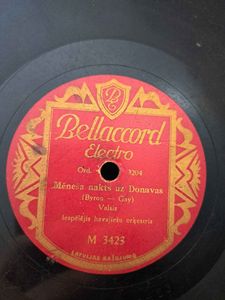 Mēneša Nakts Uz Donavas / Havajas Naktis cover