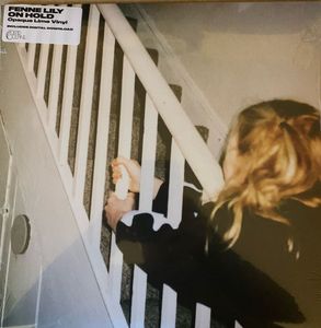 Fenne Lily – On Hold