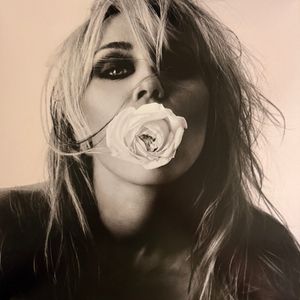 Miley Cyrus – Bass Persuades