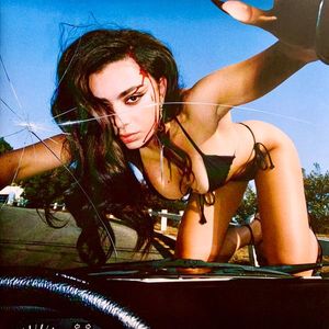 Charli XCX – Crash